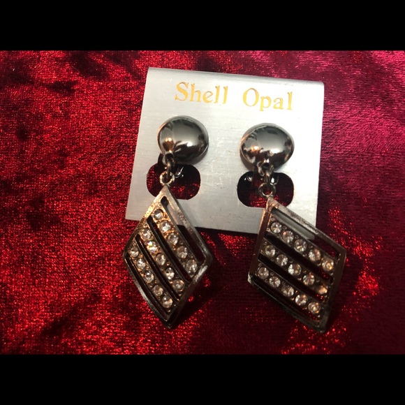4 Different style earrings - Picture 4 of 6